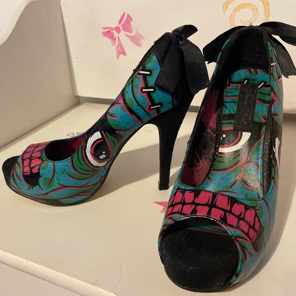 Spooky zombie Frankenstein Pumps